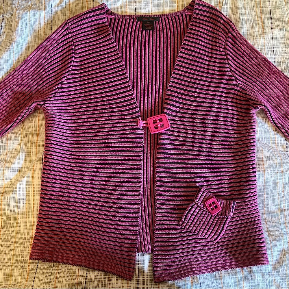 Magenta knit cardigan with funky buttons